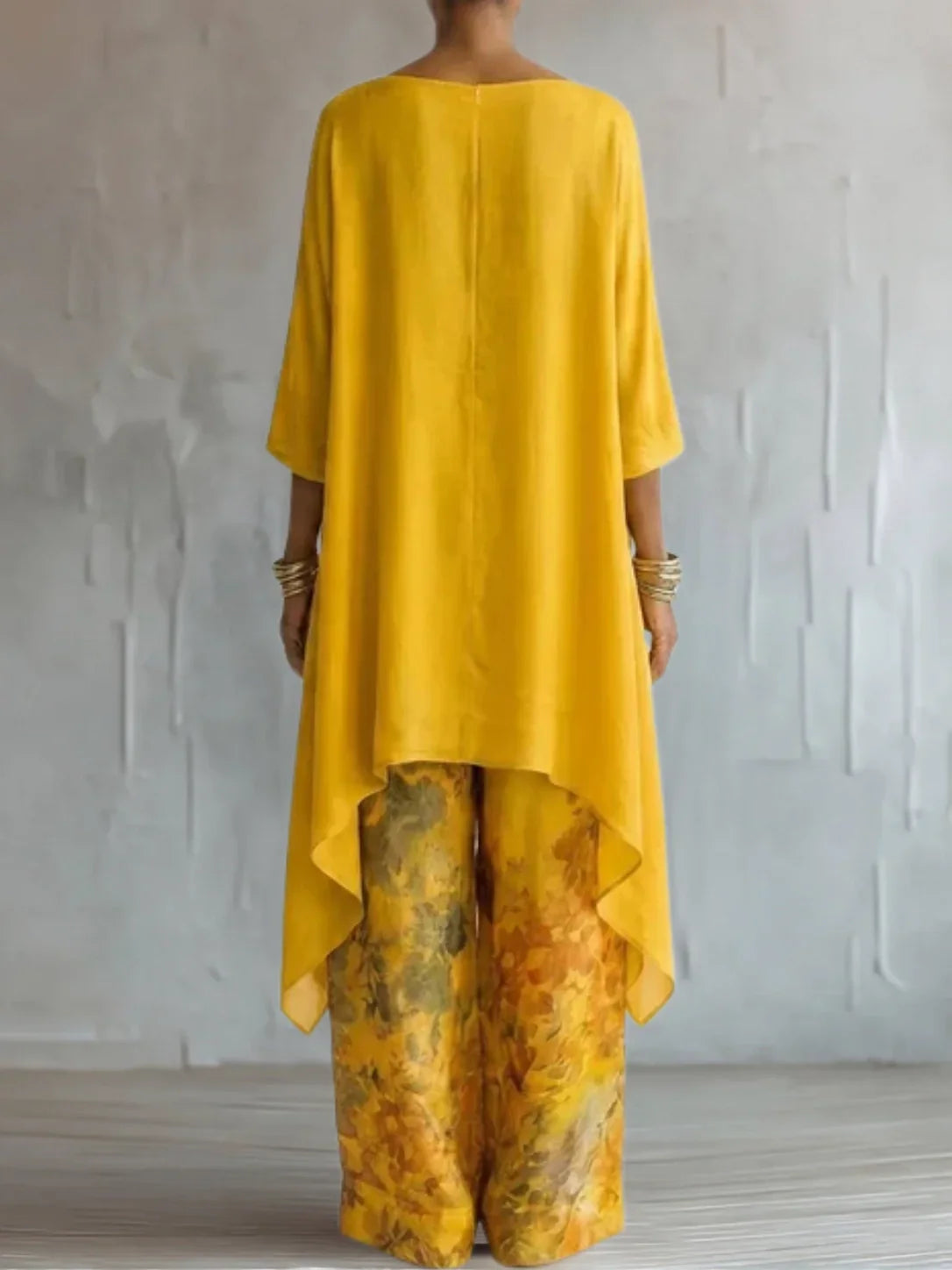 Gunilla | Conjunto asimétrico con estampado floral y corte fluido